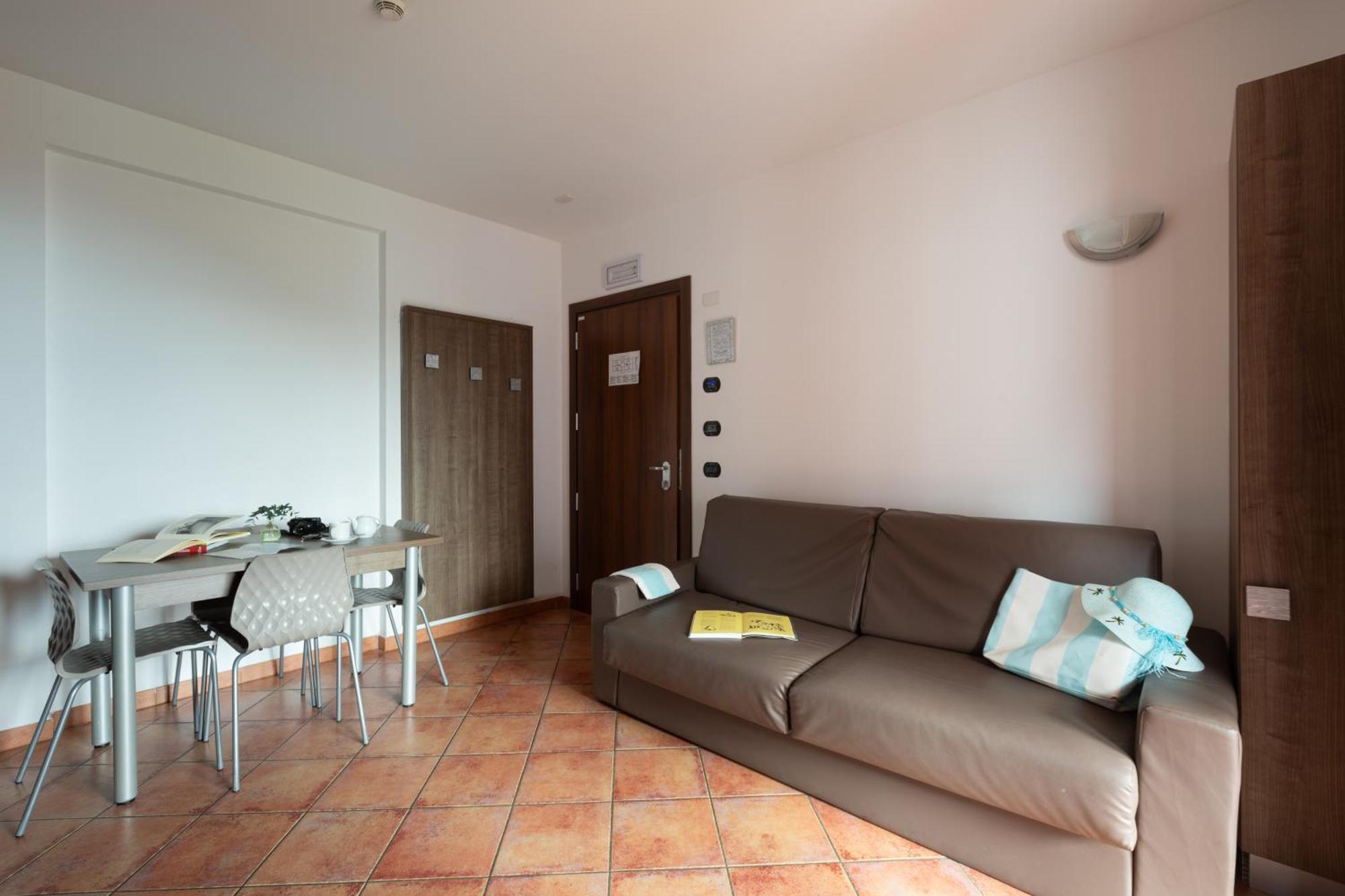 One-Bedroom Apartment Balcony,1592071116:JPEG